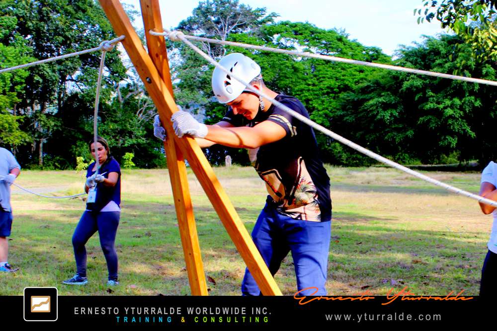 Coach Talleres de Cuerdas | Dinámicas de Grupos y Actividades para Team Building Empresarial