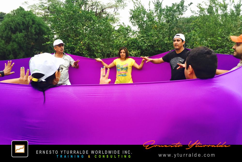 Team Building Coach LATAM | Coaching Experiencial para mejorar el trabajo en equipo y la comunicación